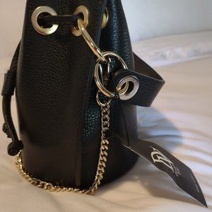 Diva Leather Bucket Crossbody bag